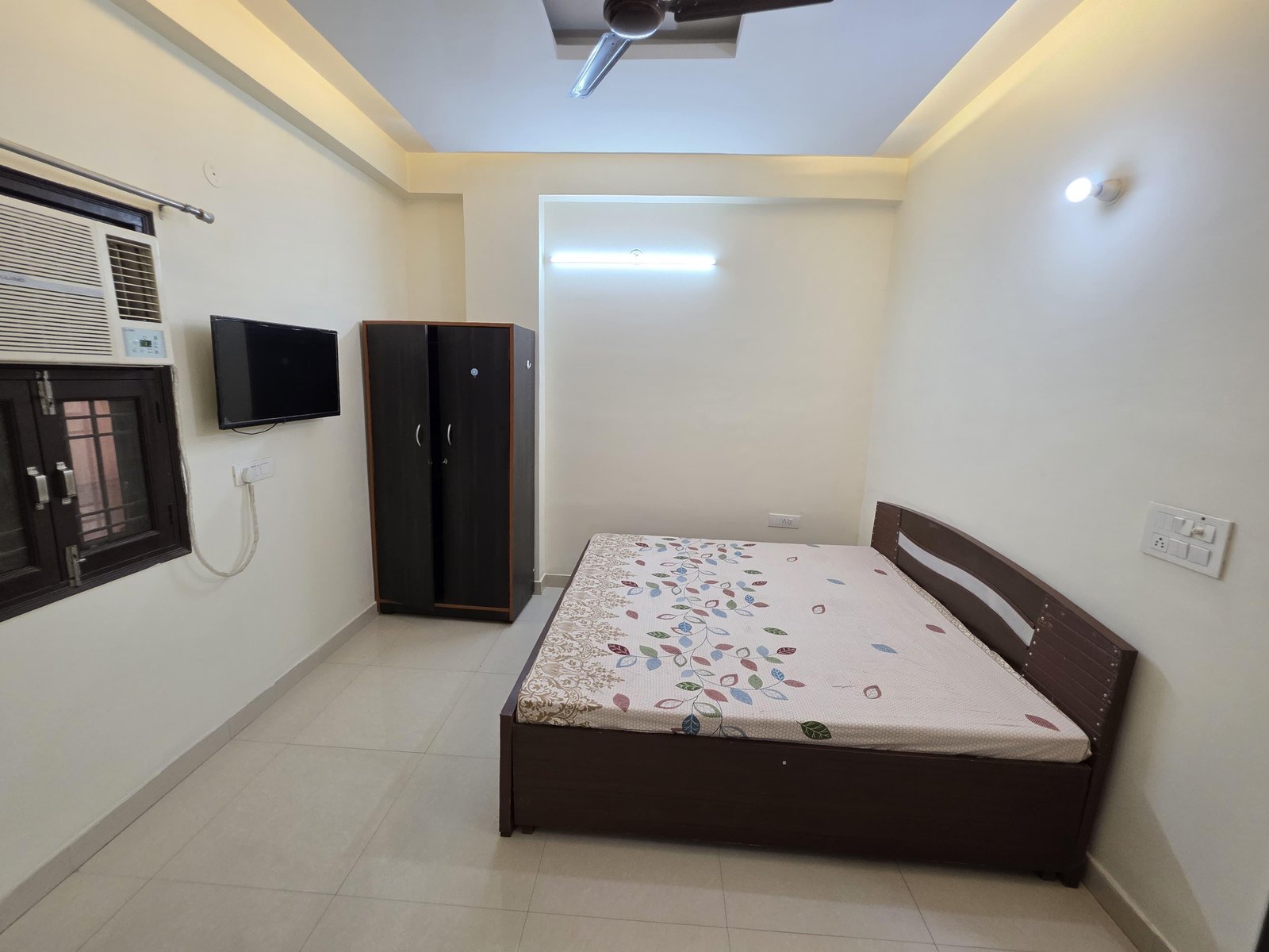 1BHK fully furnised flat in sector 40 Gurgoan