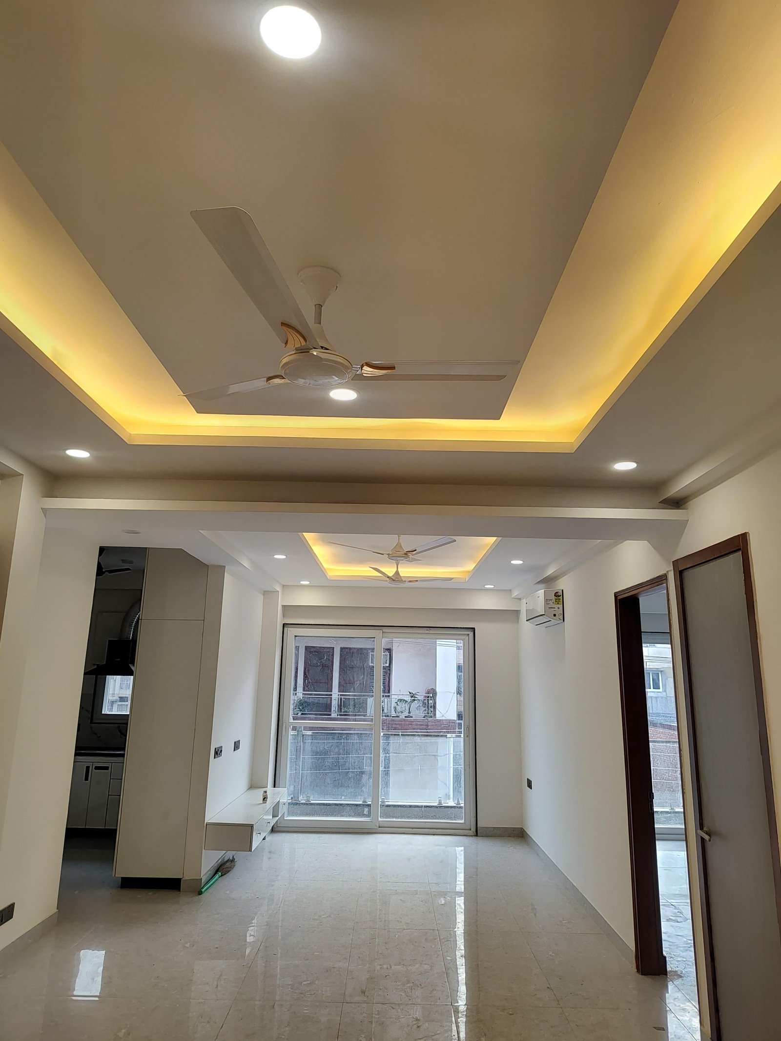 3 bhk semi furnished flat in sector 57