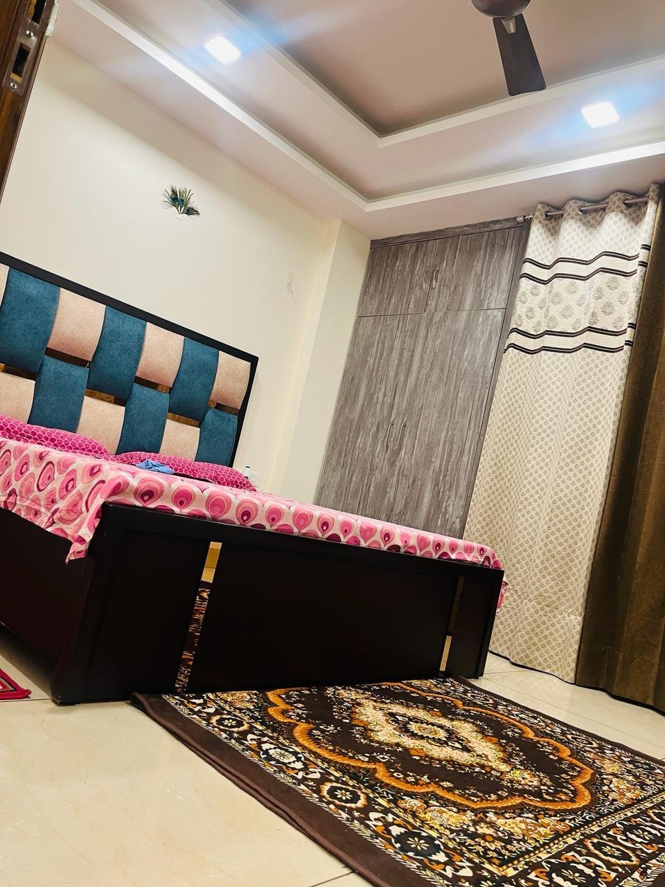 2 bhk semi furnished flat for rent in sector 57