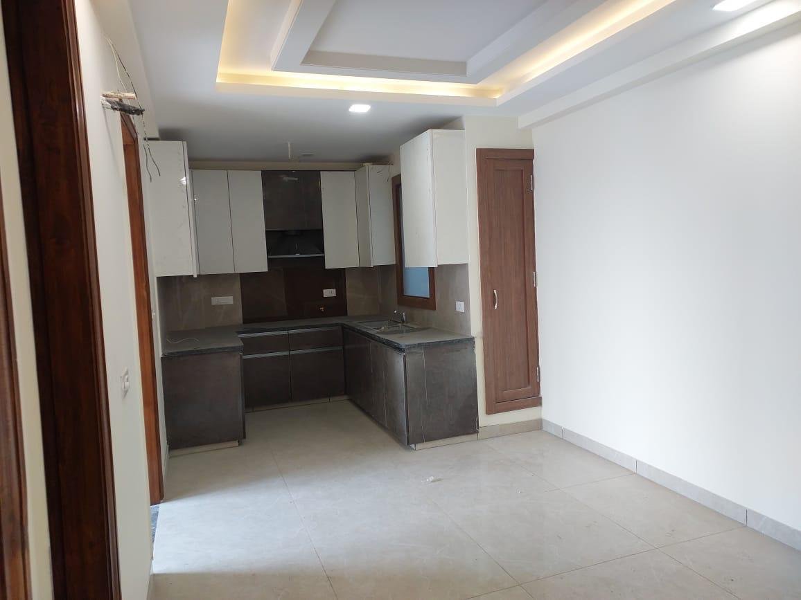 2 bhk semi furnished flat for rent in sector 57