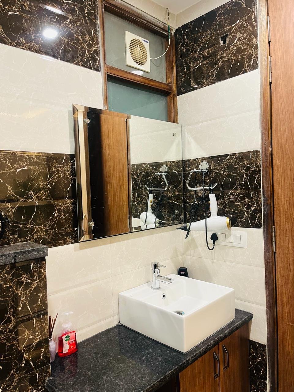 2 bhk semi furnished flat for rent in sector 57