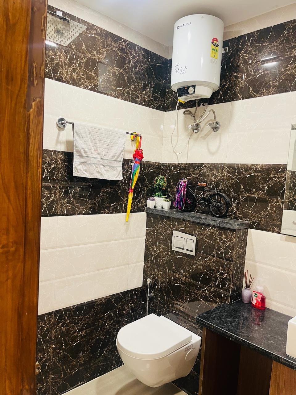 2 bhk semi furnished flat for rent in sector 57