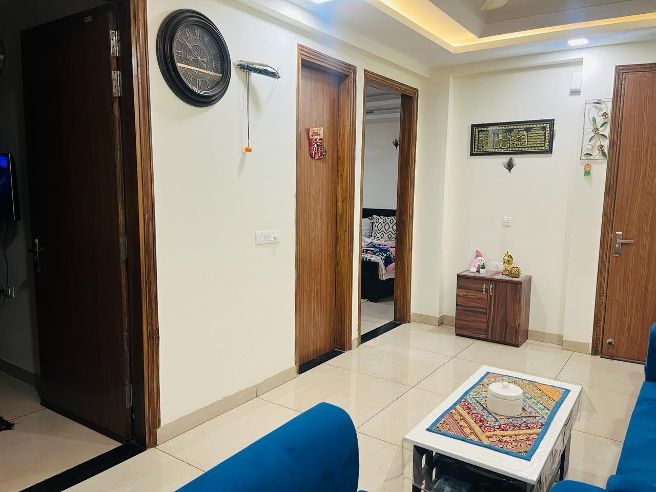 2 bhk semi furnished flat for rent in sector 57