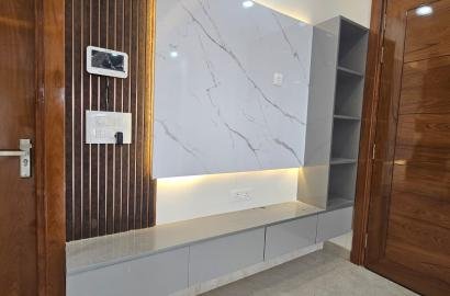 3 bhk semi furnished flat in sector 57