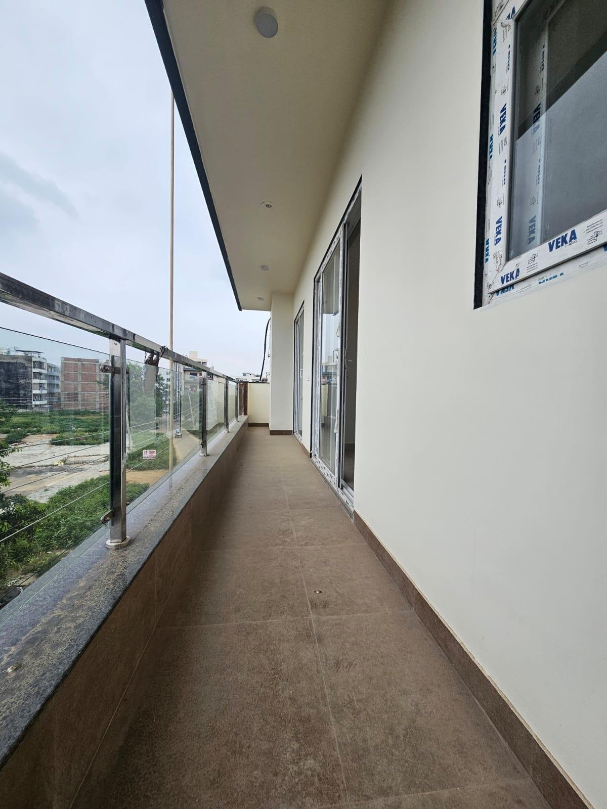 3 bhk semi furnished flat in sector 57