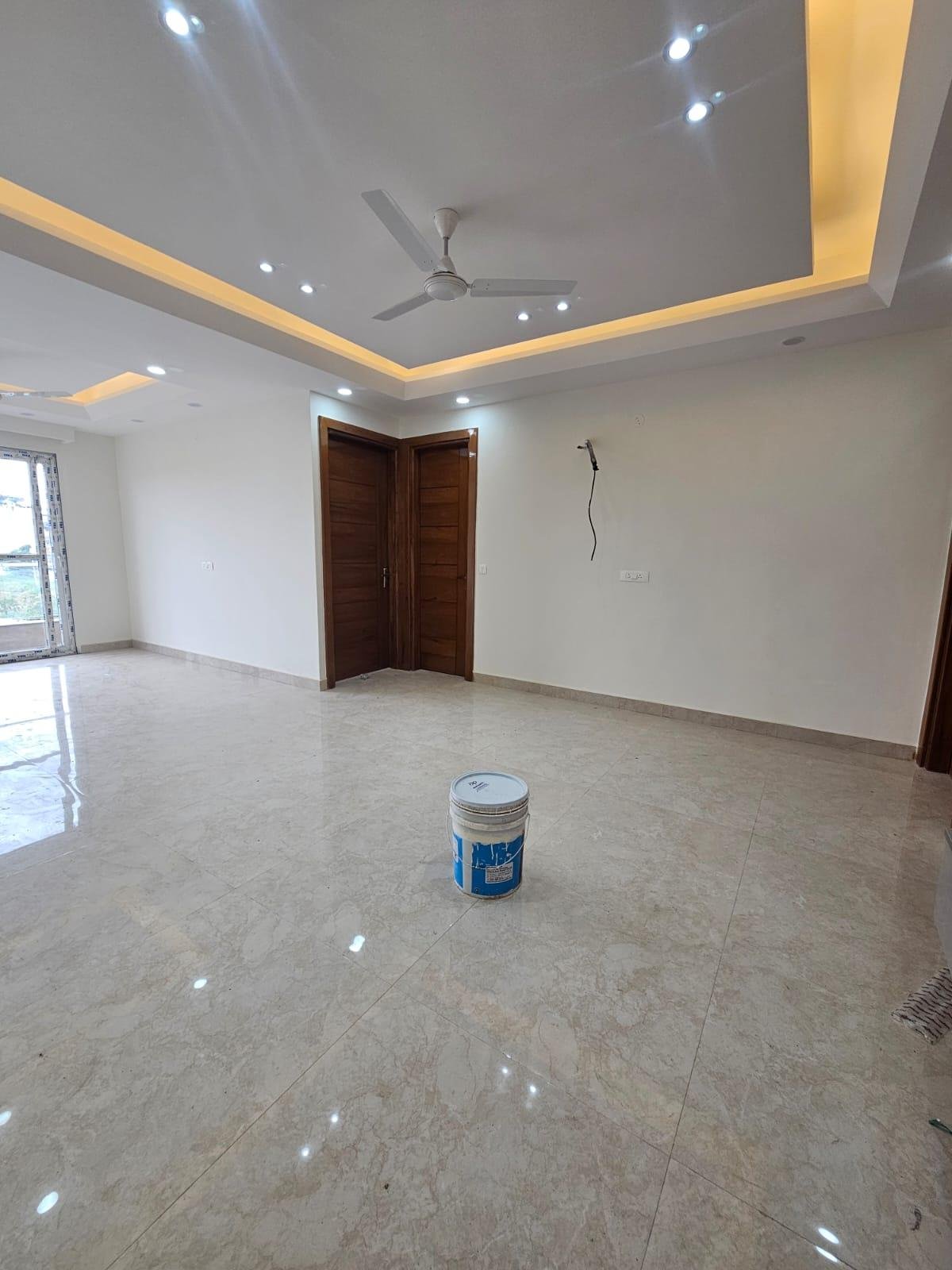3 bhk semi furnished flat in sector 57