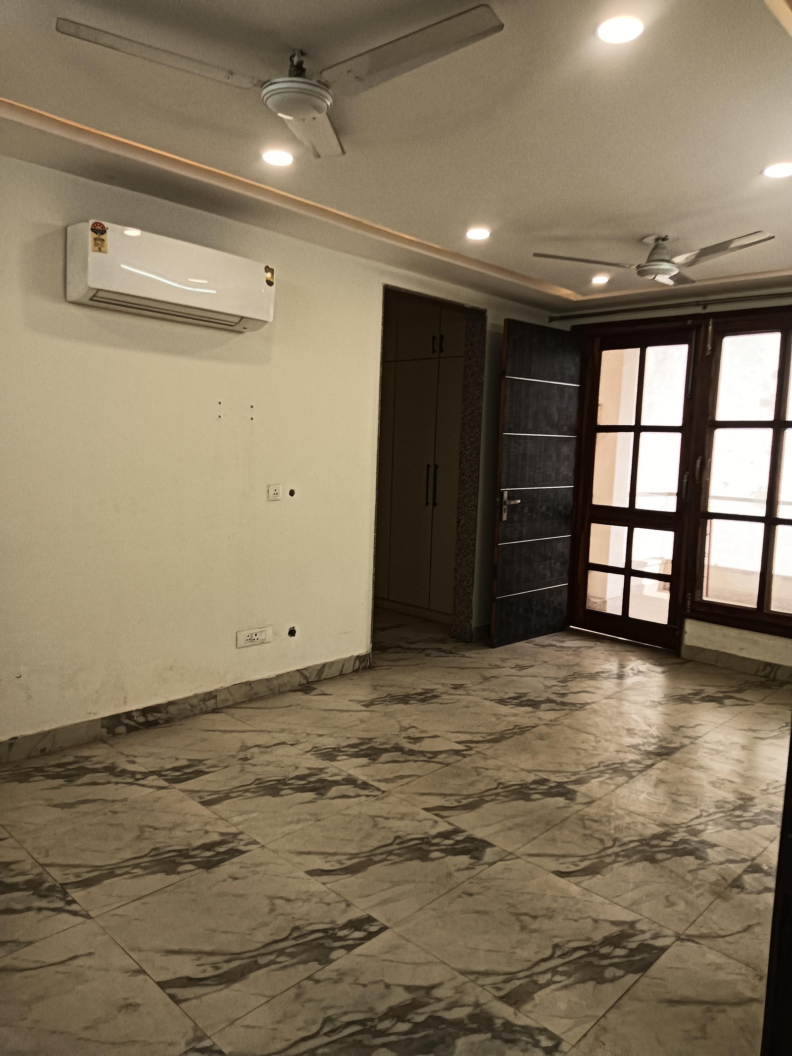 Luxury 4 bhk flat in sector 51 Mayfield garden
