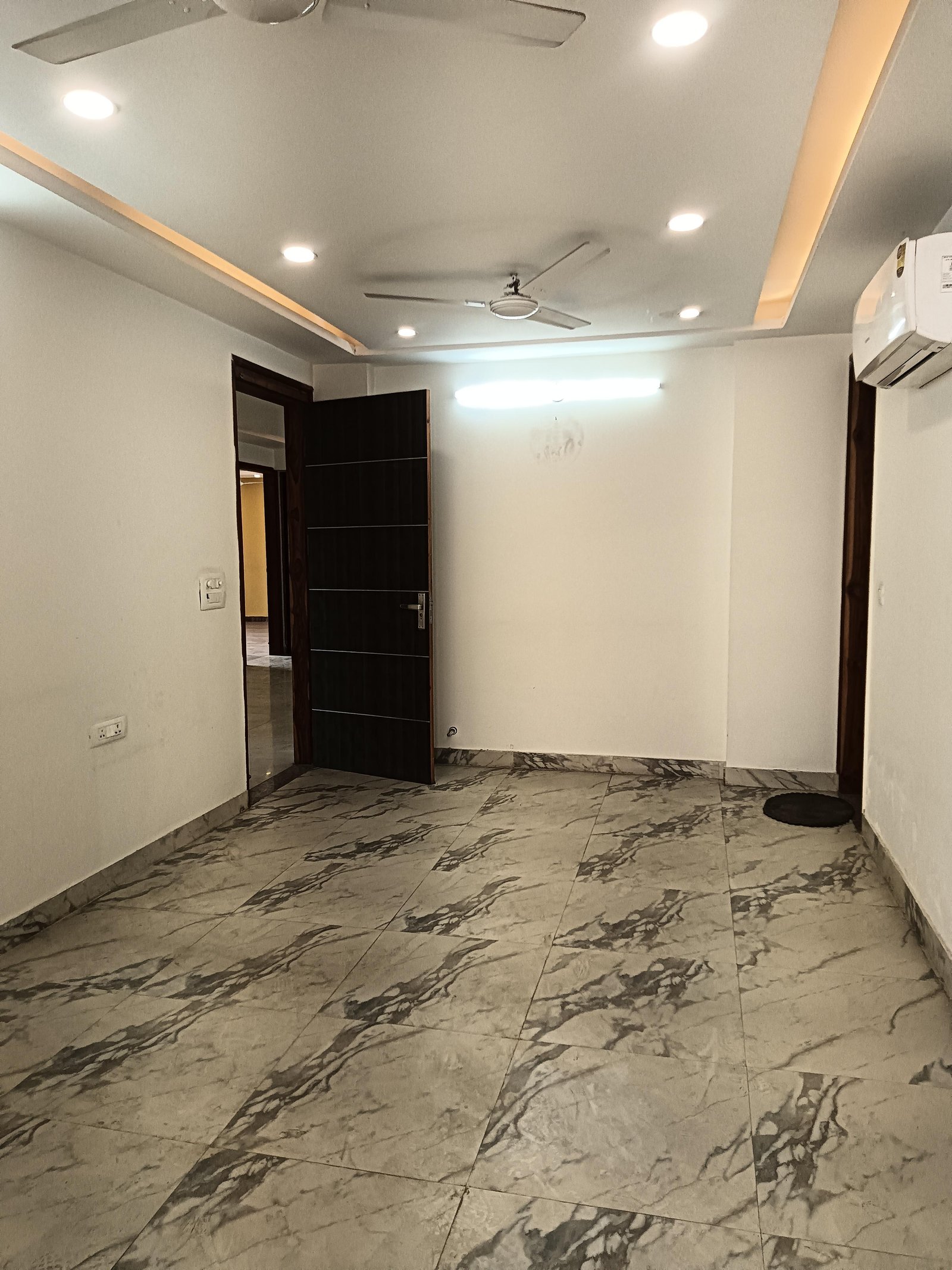 Luxury 4 bhk flat in sector 51 Mayfield garden