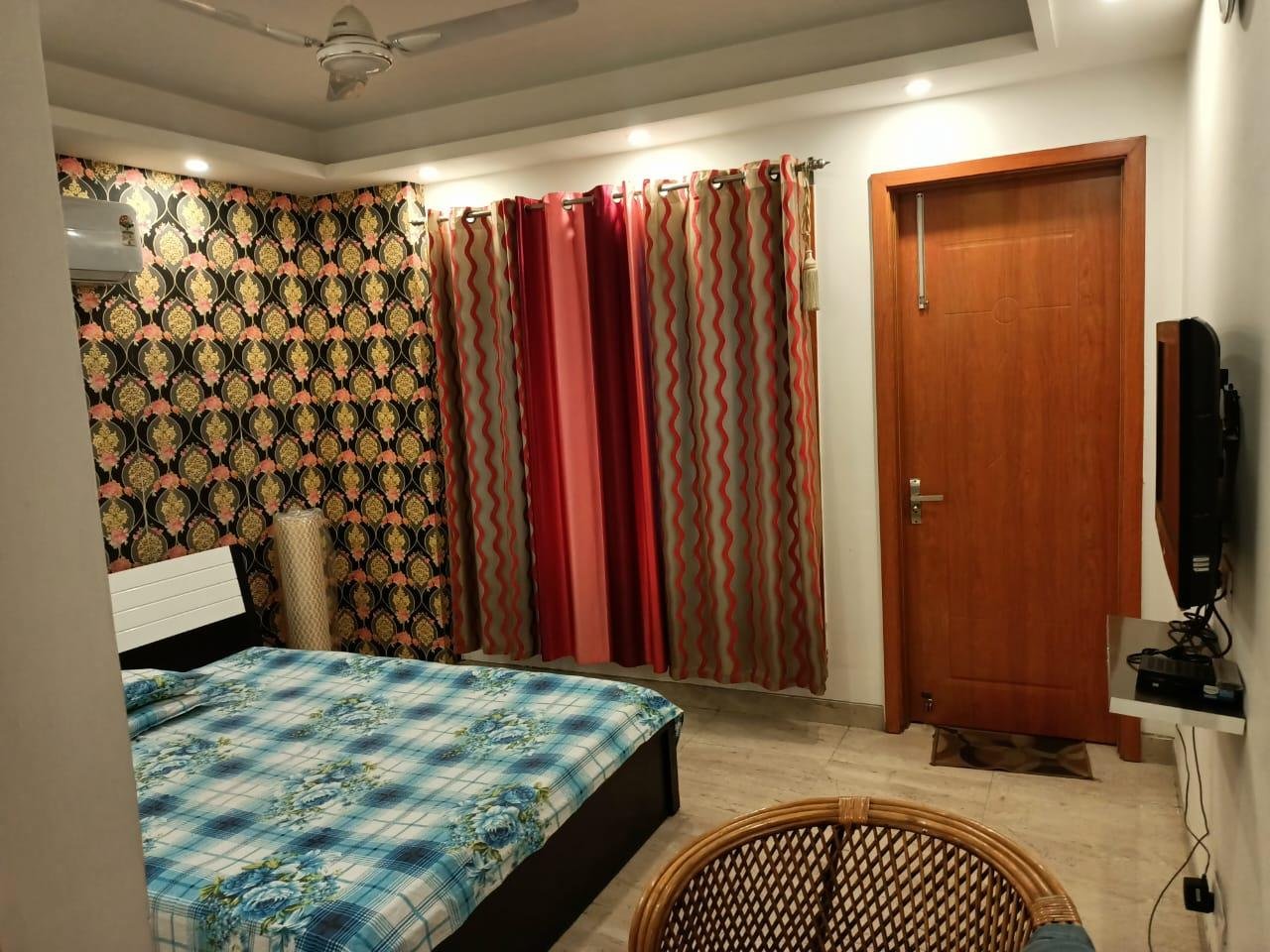 Luxury 3 bhk fully furnished flat in sector 57