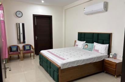 3 bhk semi furnished flat in sector 46