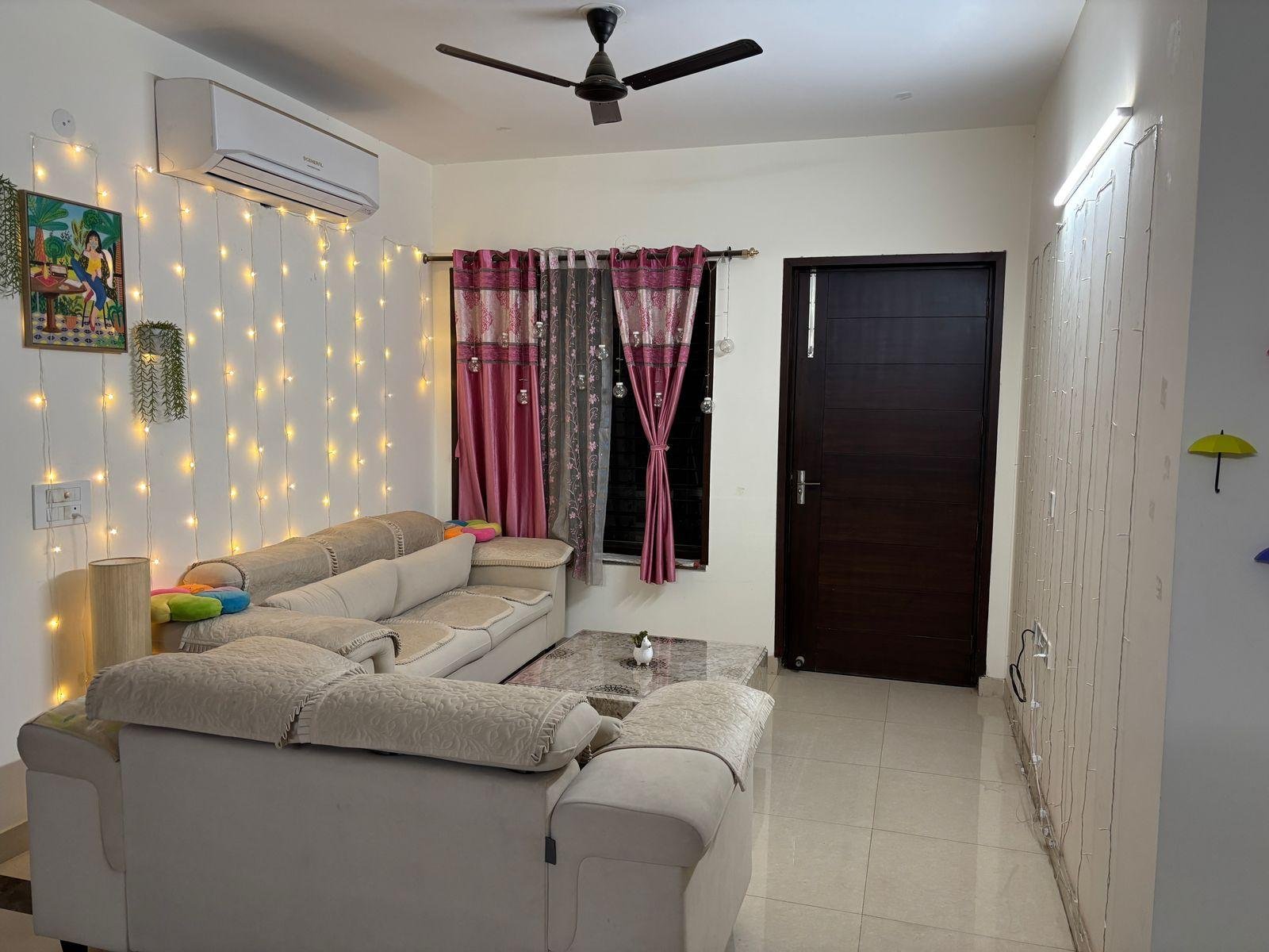 3 bhk semi furnished flat in sector 46