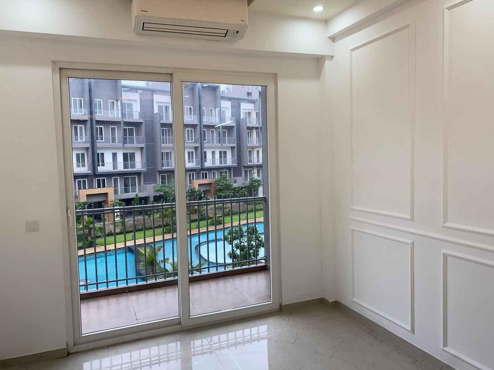 3.5 Bhk Flat In Smartword orchid Sector 61 Gurgaon