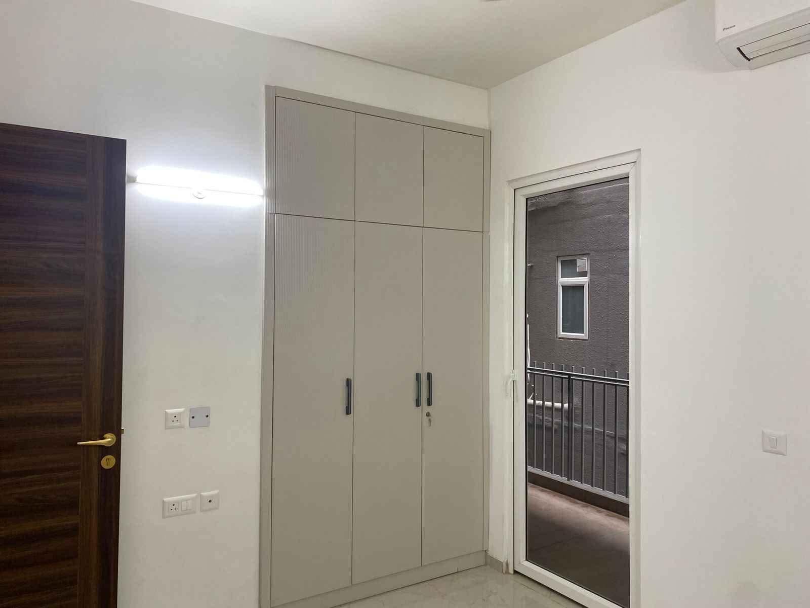 3.5 Bhk Flat In Smartword orchid Sector 61 Gurgaon