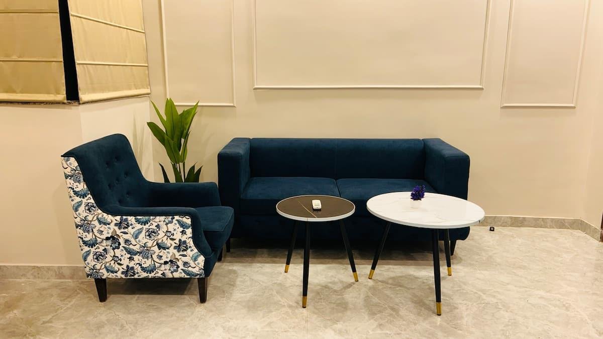 2BHK FULLY Furnished Flat in sector 27 Gurgaon Haryana