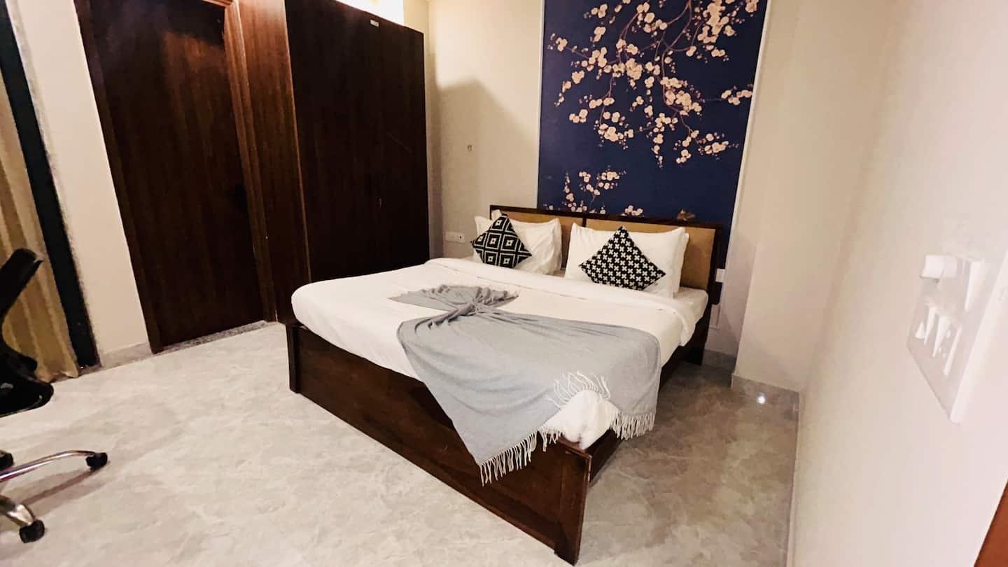 2BHK FULLY Furnished Flat in sector 27 Gurgaon Haryana