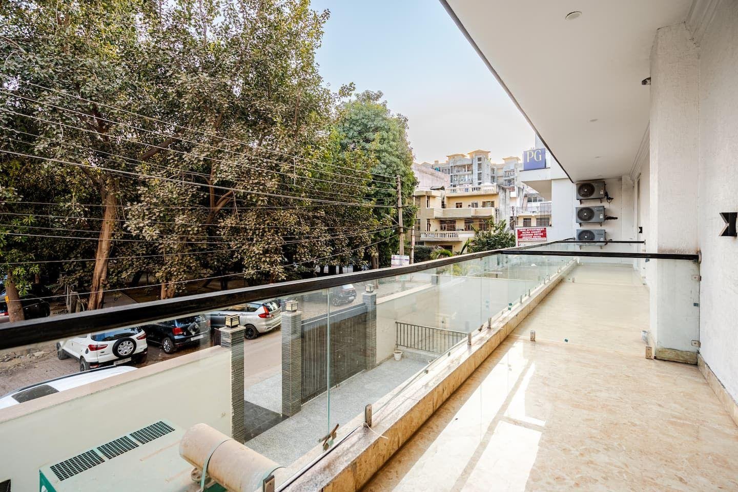 1BHK FULLY Furnished Flat In Sector 43 Sushant lok 1 Gurgaon Haryana