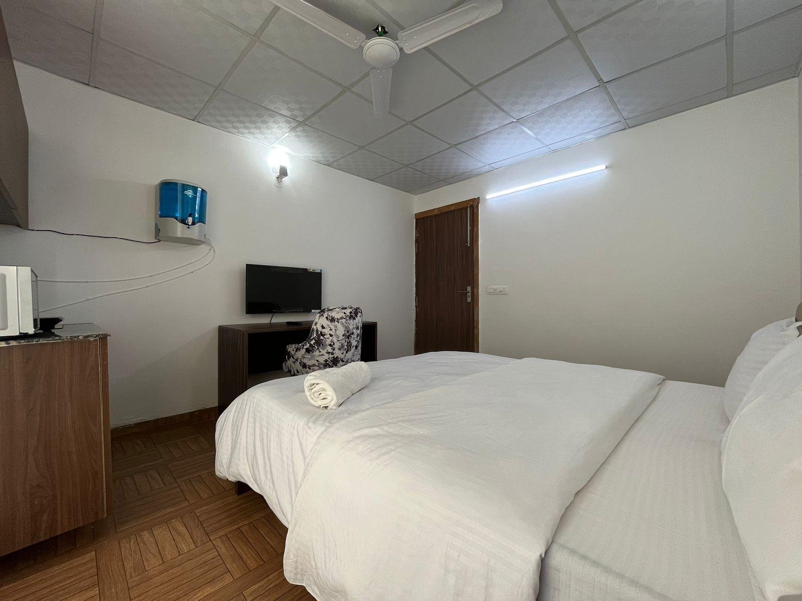 1RK fully furnished flat in sector 43 Sushant lok 1 Gurgaon Haryana