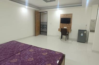 1BHK Fully furnished flat in DLF Phase 3 Gurgaon