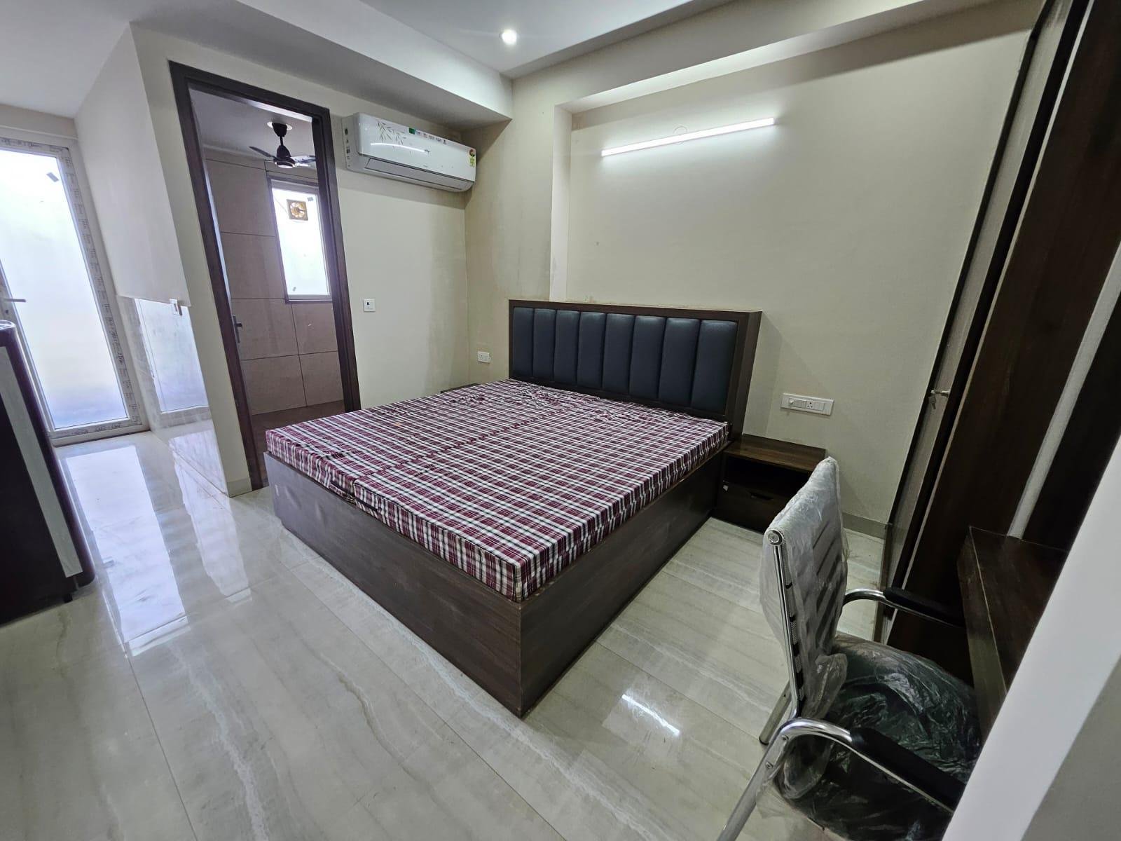 1RK Fully furnished flat in DLF Phase 3