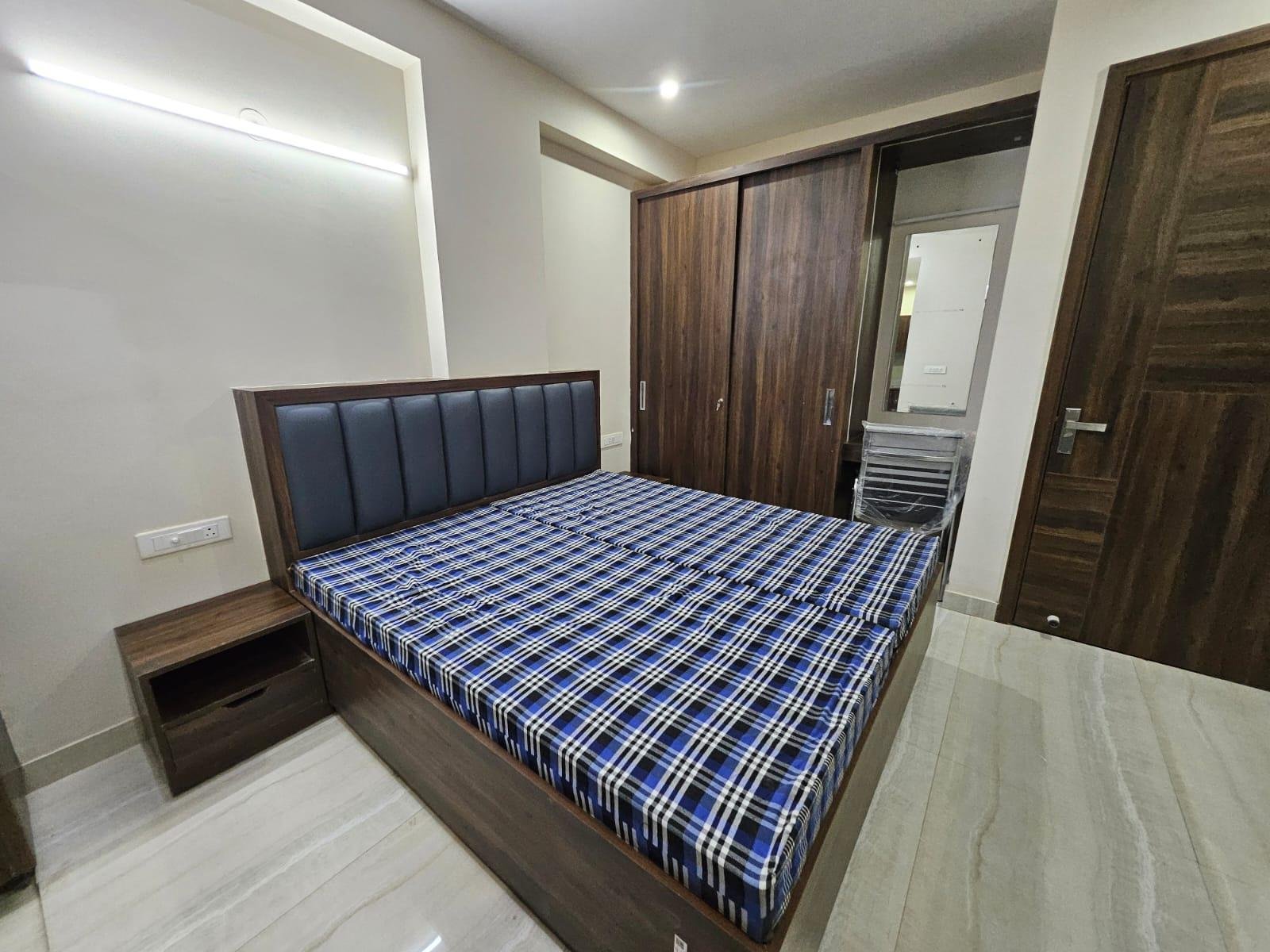 1RK Fully furnished flat in DLF Phase 3