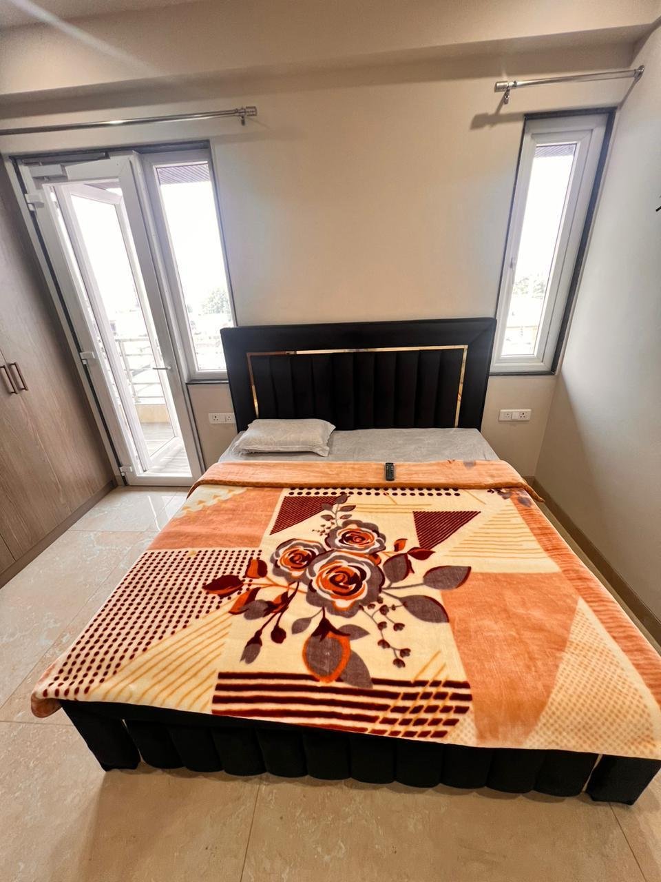 1BHK FULLY Furnished Flat In Sector 17 Gurgaon Haryana