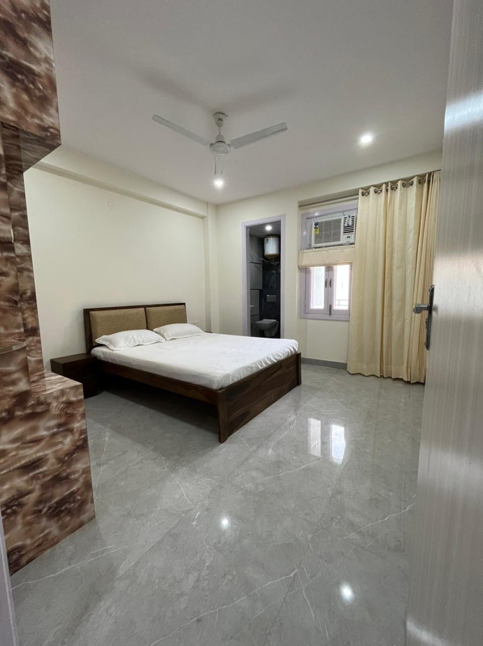 3BHK Fully furnished flat in sector 27 Gurgaon Haryana