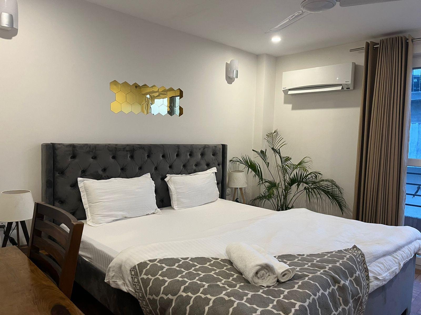 1BHK FULLY Furnished Flat In Sector 43 Sushant lok 1 Gurgaon Haryana