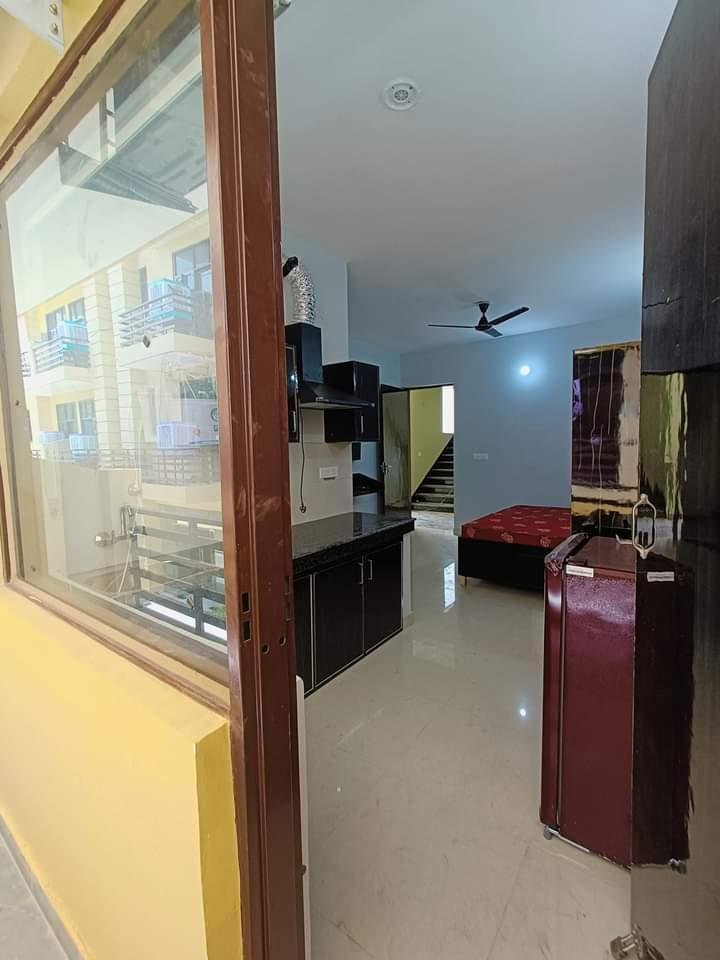 1BHK  Fully Furnised Flat IN  Sector 52 Gurgaon Haryana