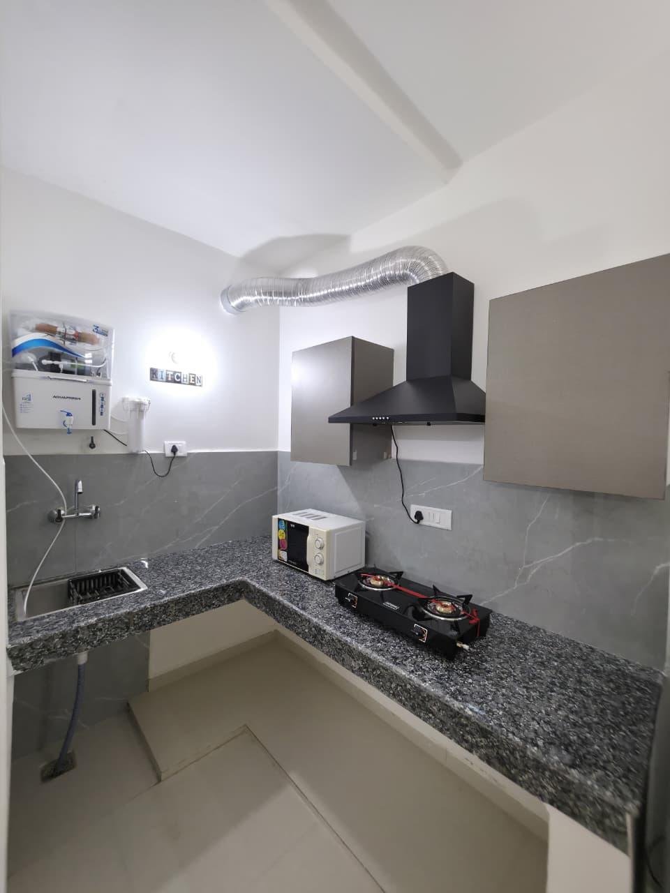 1BHK fully furnised flat in sector 27 gurgaon Dlf ph 4