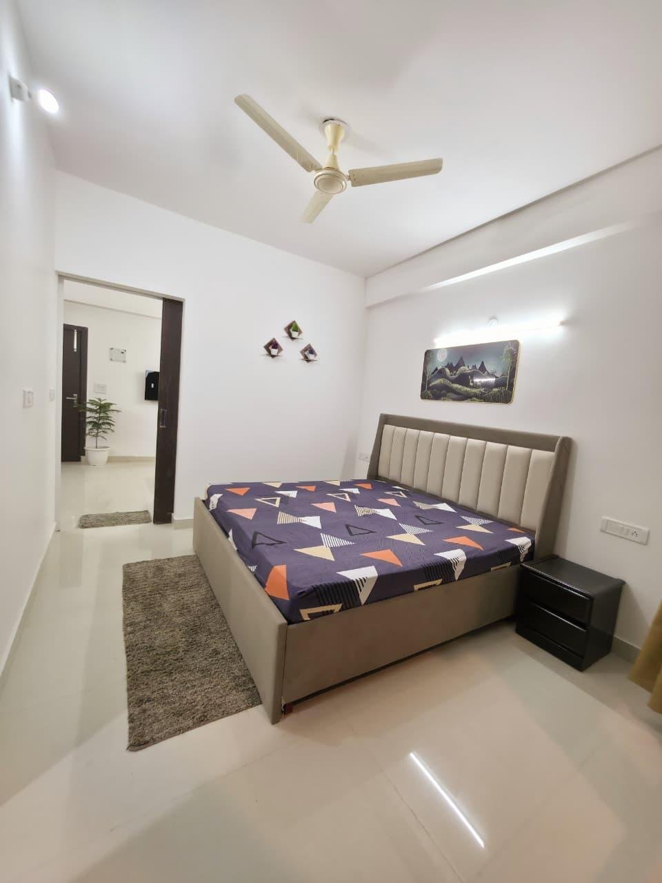 1BHK fully furnised flat in sector 27 gurgaon Dlf ph 4