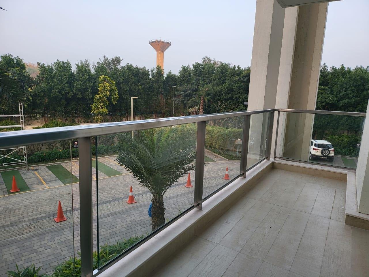 DLF Crest DLF Phase 5, Sector 54, Golf Course Road, Gurgaon.