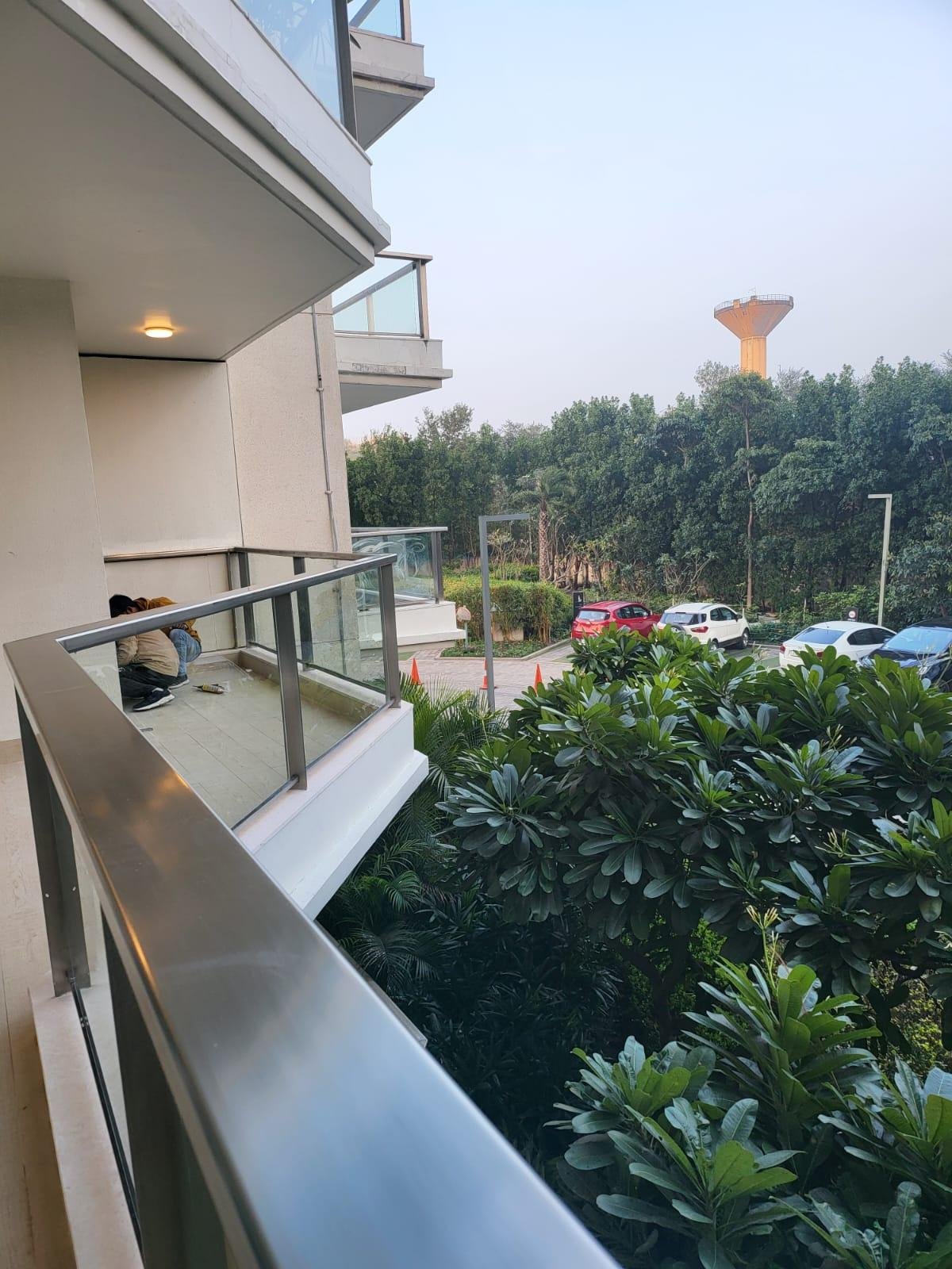 DLF Crest DLF Phase 5, Sector 54, Golf Course Road, Gurgaon.