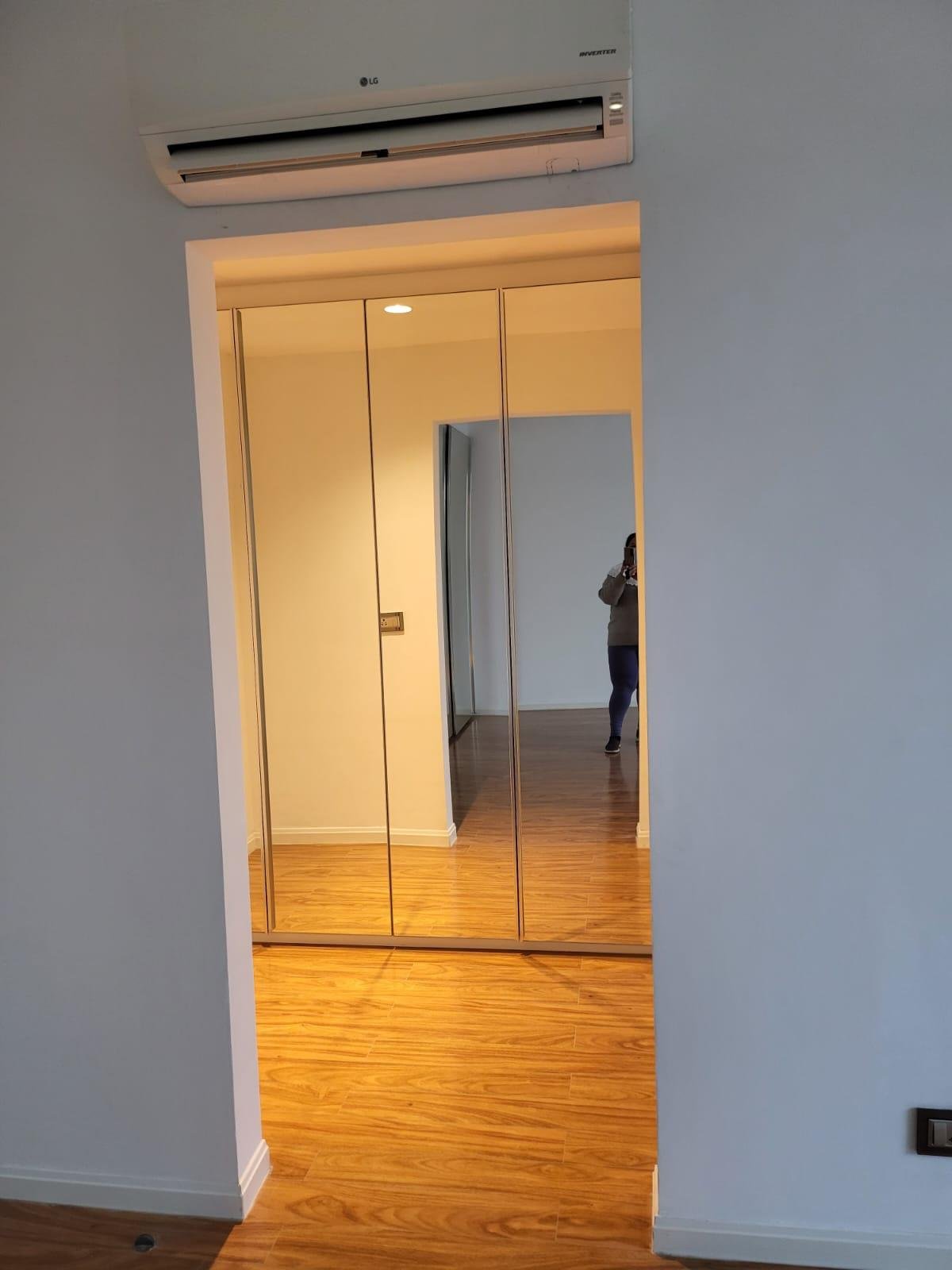 DLF Crest DLF Phase 5, Sector 54, Golf Course Road, Gurgaon.